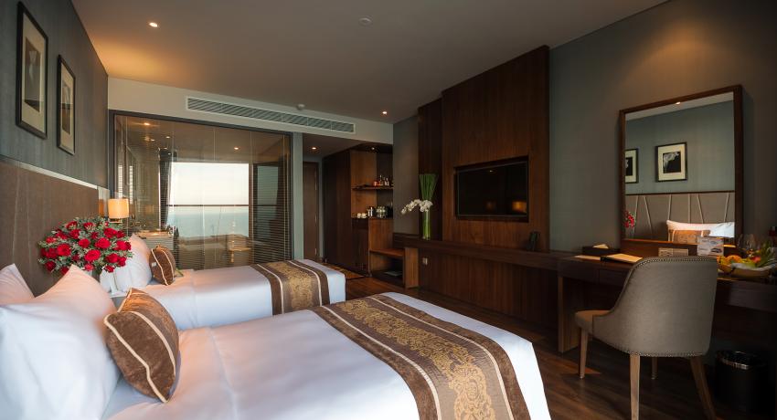 Deluxe Room with Sea and City View