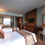 Deluxe Room with Sea and City View