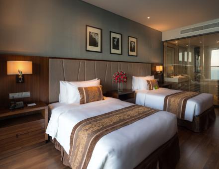 Deluxe Room with Sea and City View