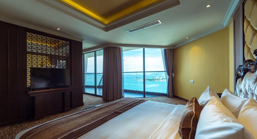 Presidential Suite with Panoramic Nha Trang View
