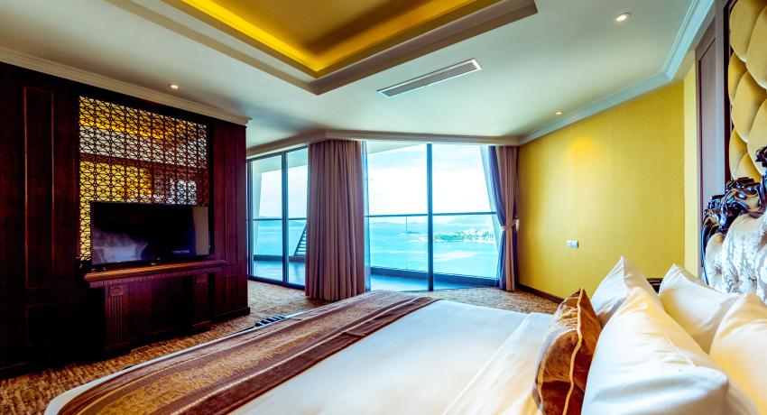 Presidential Suite with Panoramic Nha Trang View