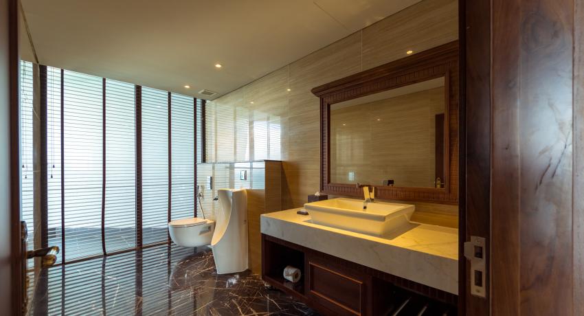 Presidential Suite with Panoramic Nha Trang View