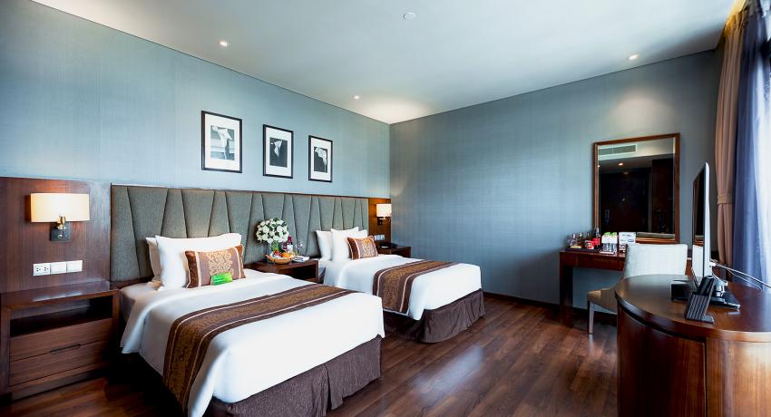 Superior Room with Mountain and City View