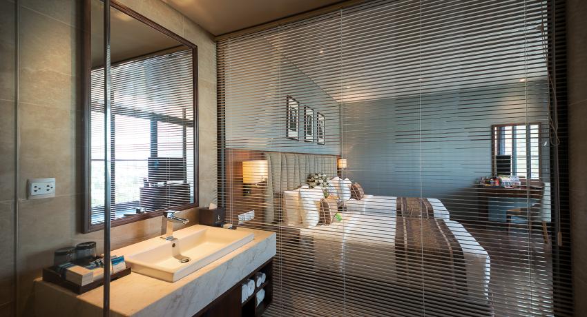 Superior Room with Mountain and City View