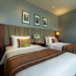 Superior Room with Mountain and City View