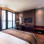 Superior Room with Sea and Cô Tiên Mountain View