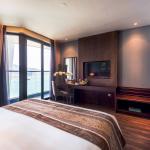 Superior Room with Sea and Cô Tiên Mountain View