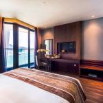 Superior Room with Sea and Cô Tiên Mountain View