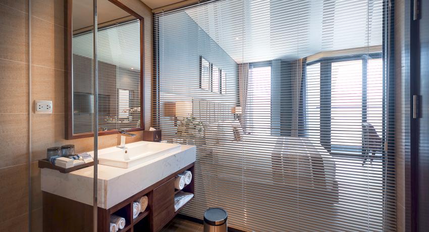 Superior Room with Sea and Cô Tiên Mountain View