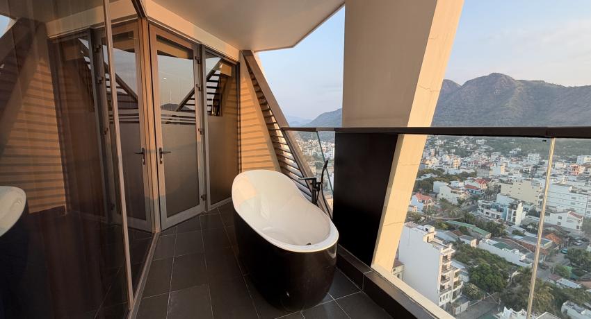 Pacific Double Zimmer mit Blick auf den Cô Tiên Berg und die Nha Trang Bucht