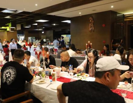 CHRISTMAS EVE BUFFET PARTY AT BOTON BLUE HOTEL & SPA