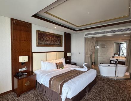 ASIATISCHE SUITE – INNENBAD