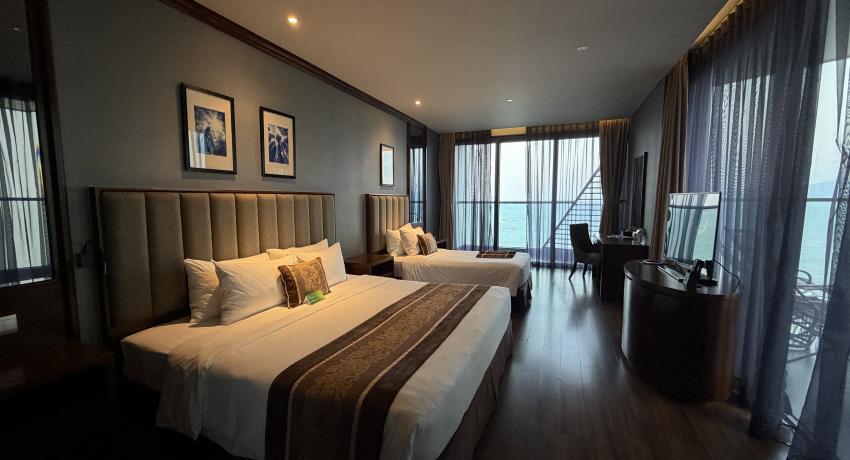 Pacific Triple View Zimmer mit Blick auf die Stadt und die Bucht von Nha Trang