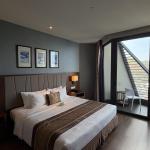 Superior Room with Ocean and Mountain View