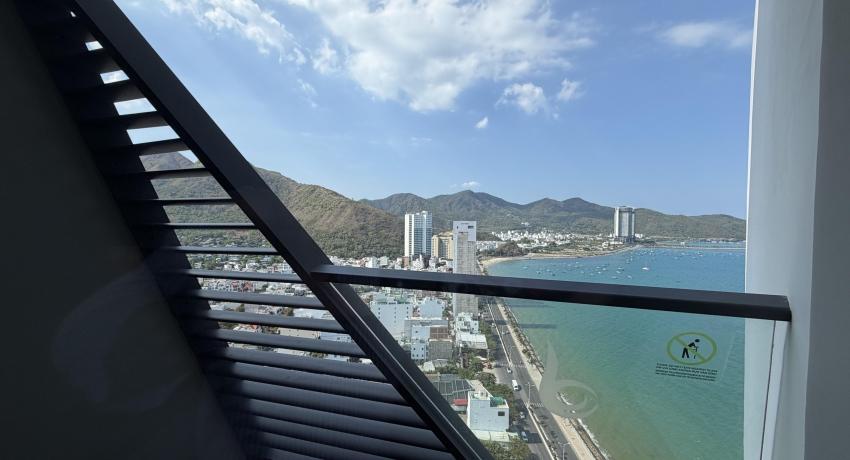Superior Room with Ocean and Mountain View