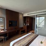 Superior Room with Ocean and Mountain View