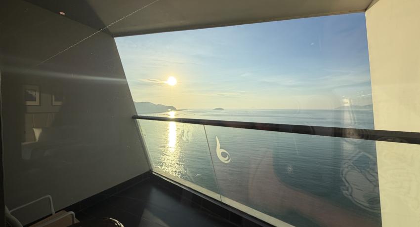 Deluxe Room with Nha Trang Bay View