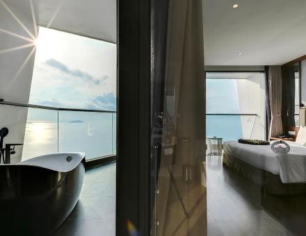 Phòng Pacific Double View Núi Cô Tiên Và Vịnh Biển Nha Trang