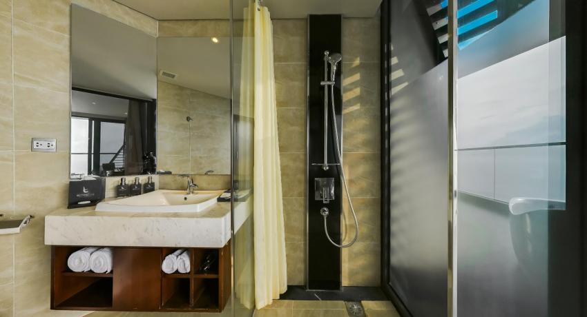 Pacific Double Room with Panoramic View of Cô Tiên Mountain and Nha Trang Bay