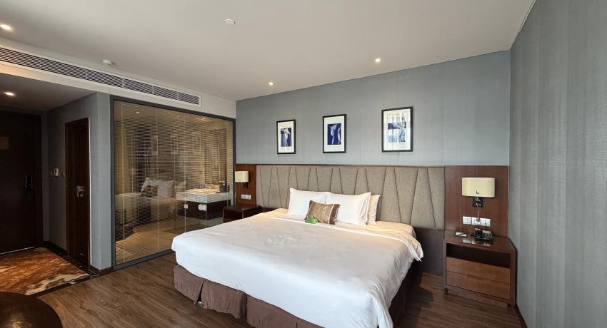BOTON SIGNATURE - ROMANTIC WITH BALCONY BATHTUB