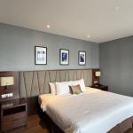 BOTON SIGNATURE - SKY GARDEN WITH BALCONY BATHTUB