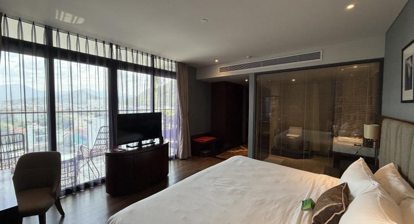 BOTON SIGNATURE - ROMANTIC WITH BALCONY BATHTUB